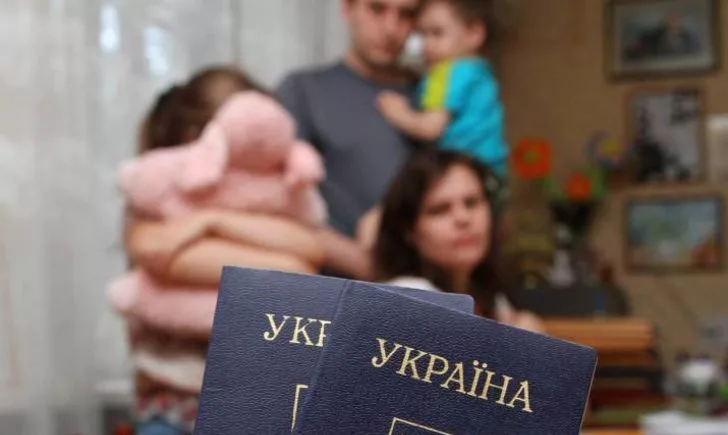 Хто в Україні вважається внутрішніми переселенцями і яка допомога їм передбачена