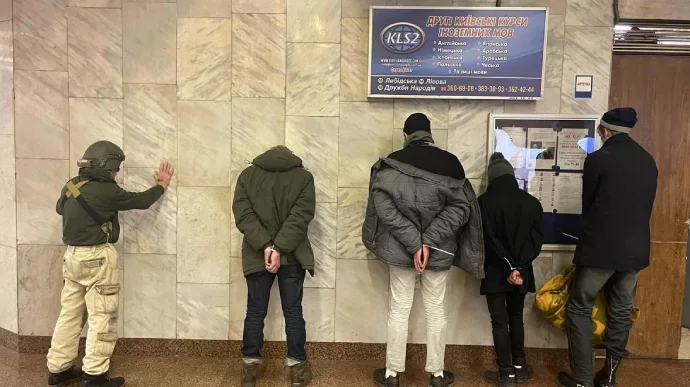 у столичному метро затримали 5 диверсантів