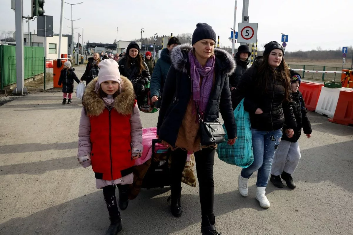 Що українцям робити з готівкою при виїзді за кордон: рекомендації Нацбанку
