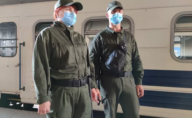 евакуаційні поїзди Укрзалізниці буде супроводжувати воєнізована охорона