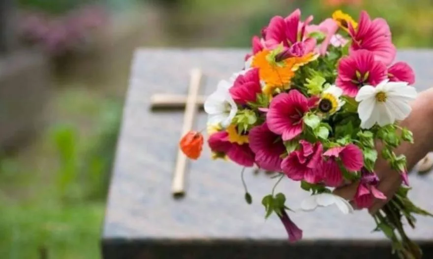 Українців закликають не відвідувати цвинтарі у поминальні дні під час воєнного стану