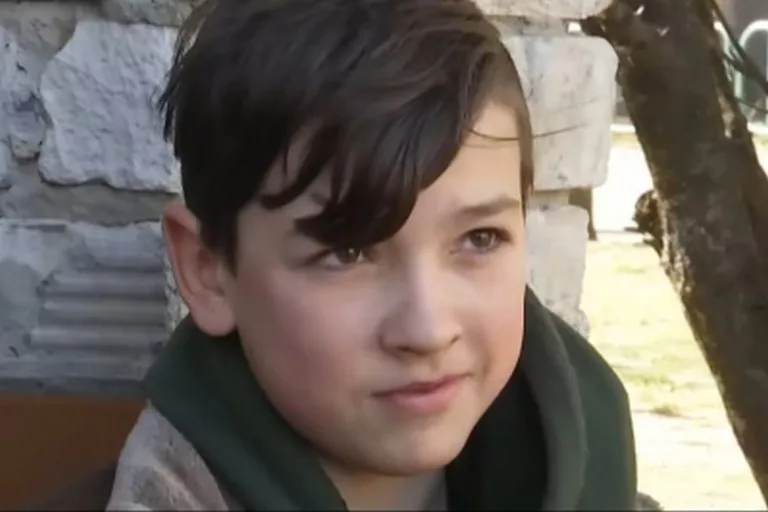 14-річний хлопець у Бучі щодня шукав харчі для родини під обстрілами рашистів (відео)