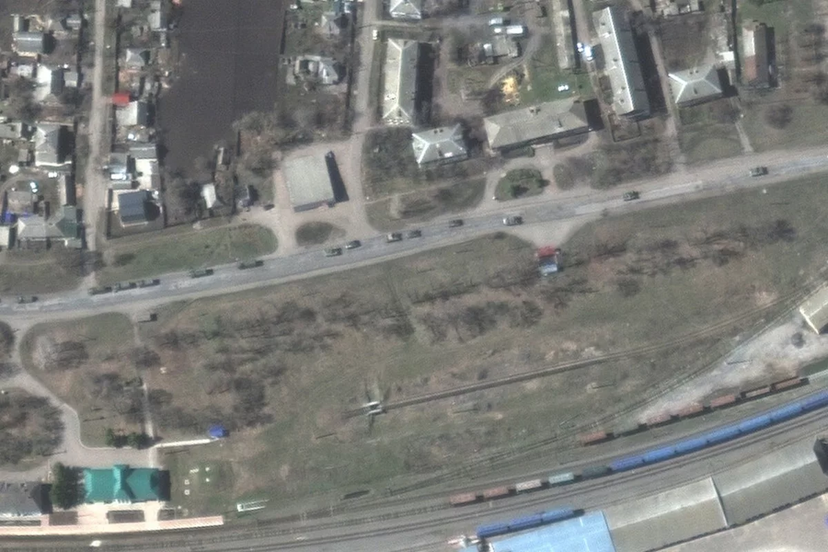 На Харківщині знищили велику колону російських танків: місцеві кажуть про сотні трупів