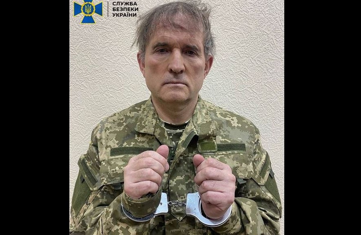 СБУ затримала Віктора Медведчука - на фото він у формі ЗСУ