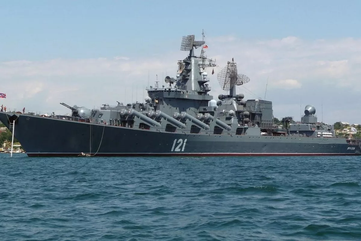 Горить «Москва»: у флагман російського флоту у берегів Криму влучили дві ракети