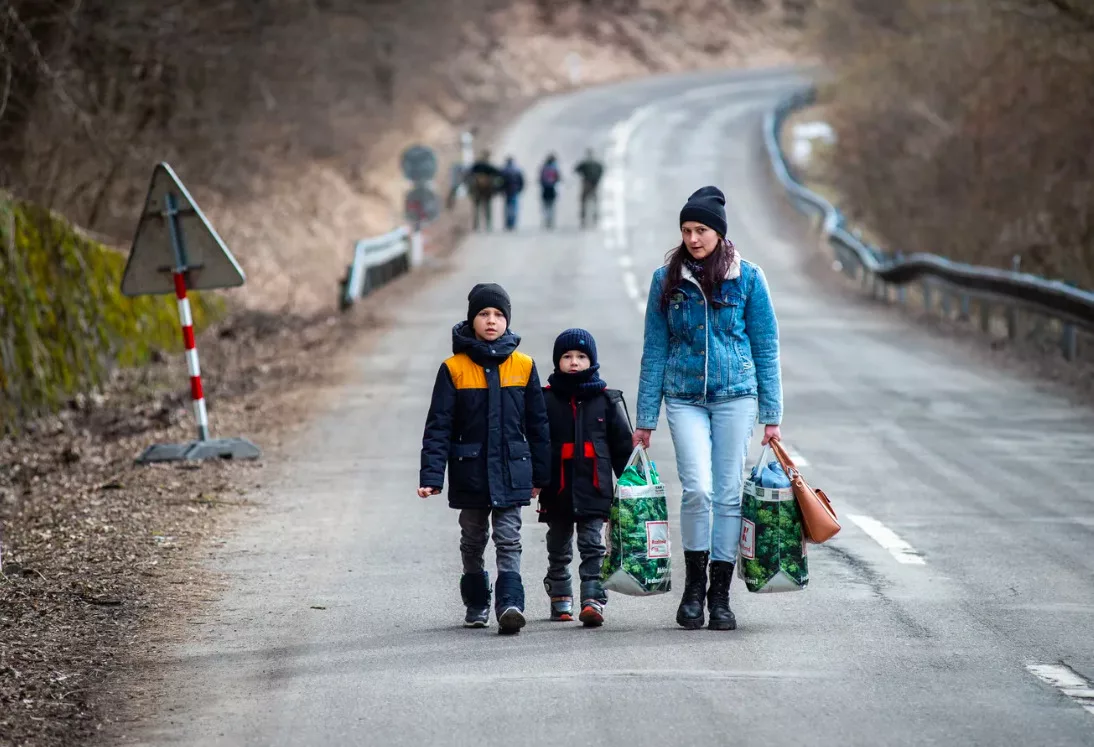 Життя після війни в Україні: демографічна криза, втрати та повернення біженців