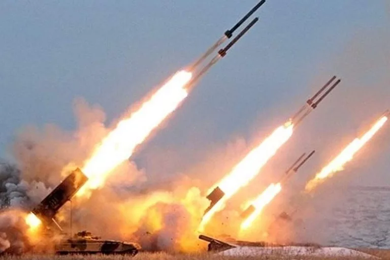 Коли закінчаться ракетні удари по Україні – прогноз Арестовича