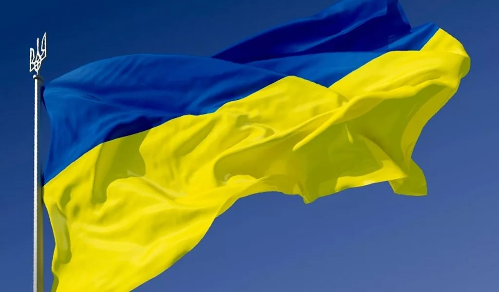 На посольстві Росії в США з’явився український прапор
