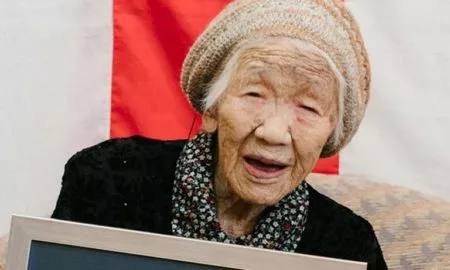 Померла найстарша людина у світі: любила смачно поїсти, шоколад і газовану воду