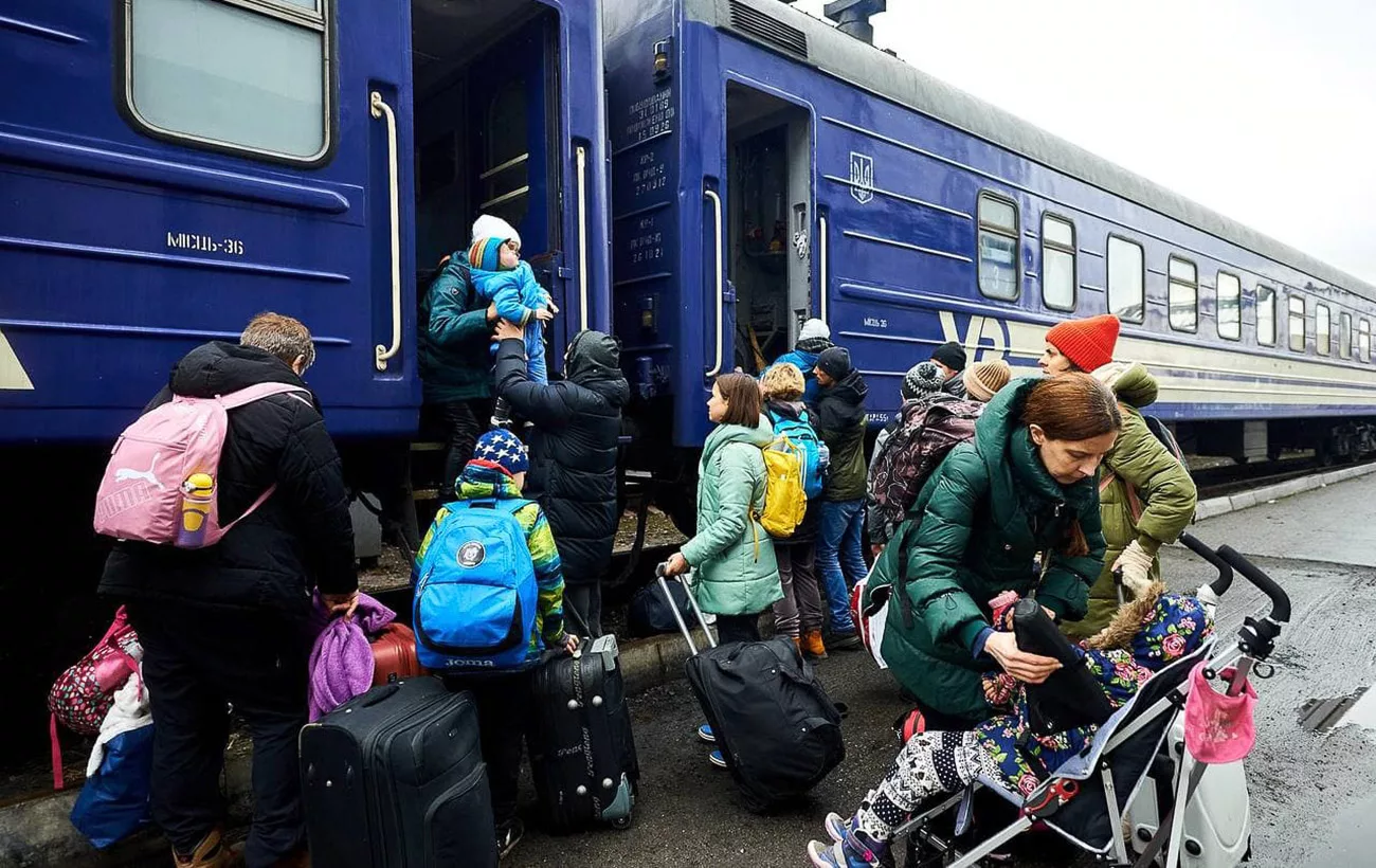 Українці масово повертаються додому з Польщі у розпал війни – в чому причина