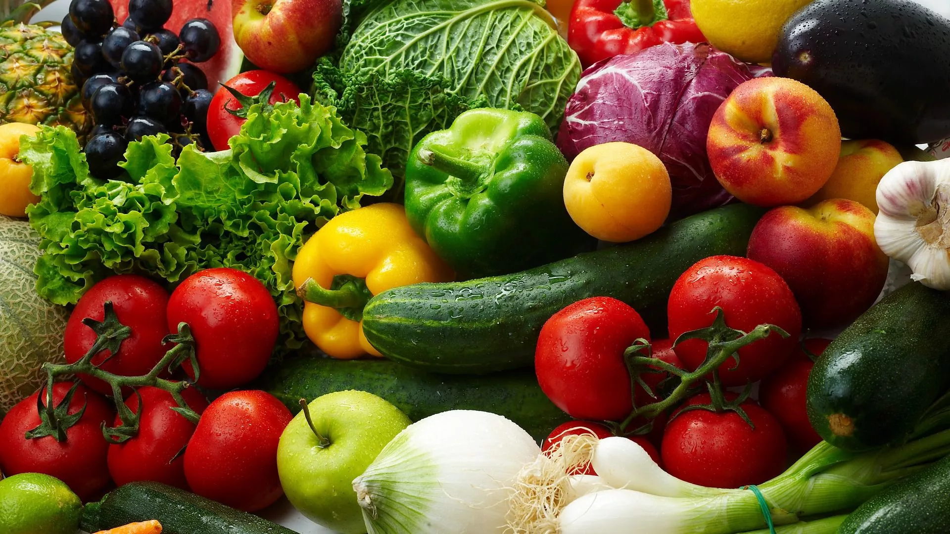 Які овочі та фрукти найнебезпечніші на ринку
