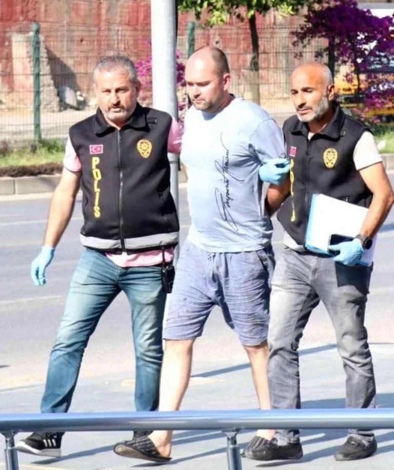 У Туреччині ексдепутат Харківської міськради зарізав своїх дітей