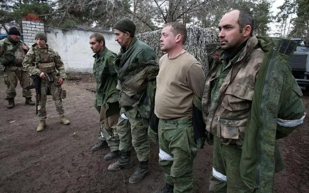 Як облаштовано український табір для полонених і у скільки обійдеться утримання солдат РФ