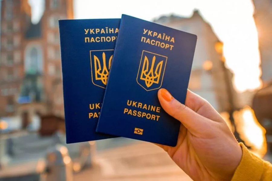 украинцы за границей смогут удаленно оформлять паспорта