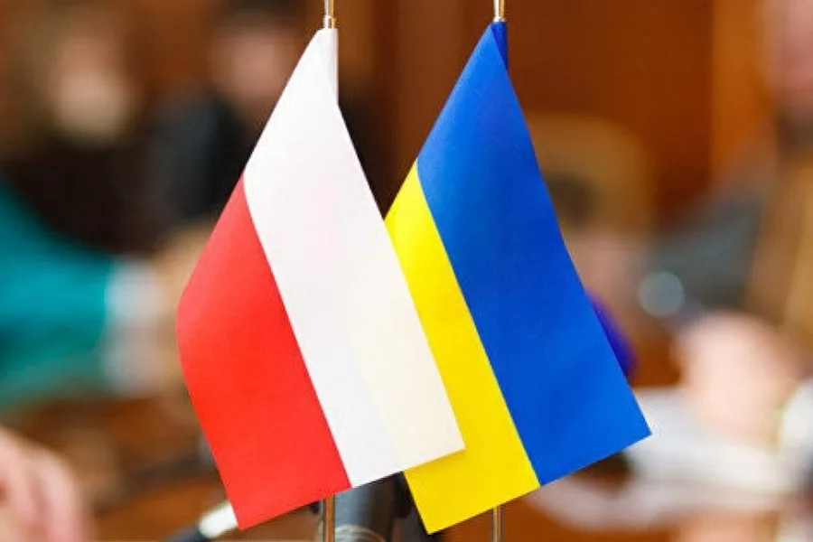 Українцям, які мають карту поляка, готують додаткові виплати у Польщі