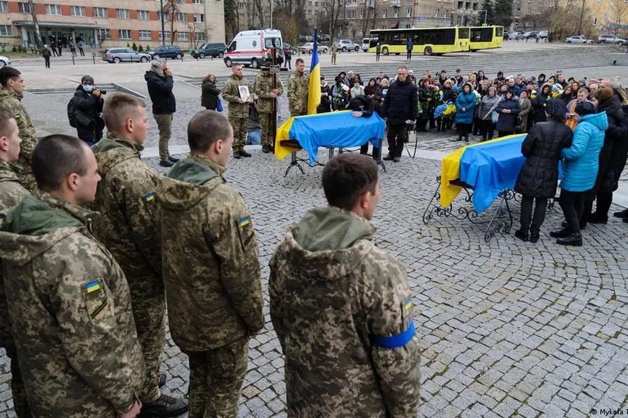 Втрати України у війні: Арестович назвав кількість загиблих солдат