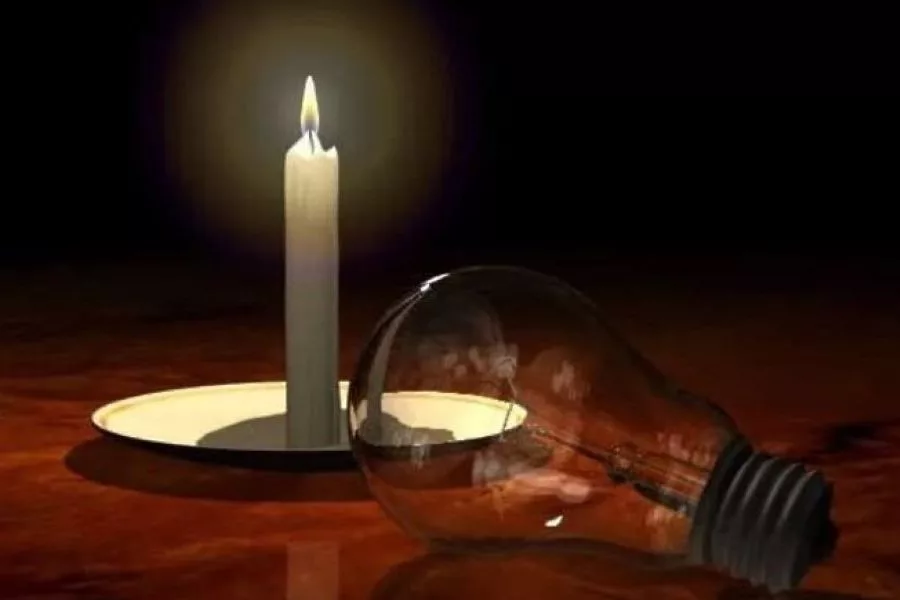 У Маріуполі окупанти дозволяють місцевим жителям включати лише одну лампочку