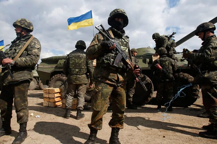 В Україні можуть переглянути зарплати військових: від чого залежить рівень виплат