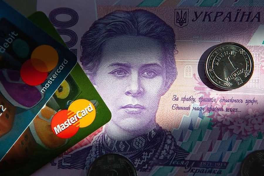 Хто може отримати міжнародну грошову допомогу в Україні через Приват24, Ощадбанк та Укрпошту