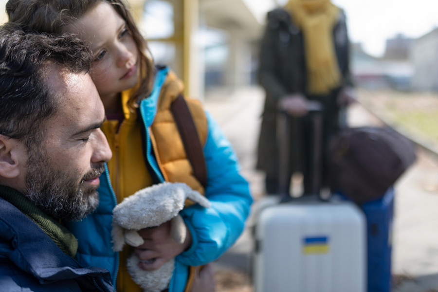 Які документи потрібні багатодітному батькові для виїзду за кордон під час мобілізації