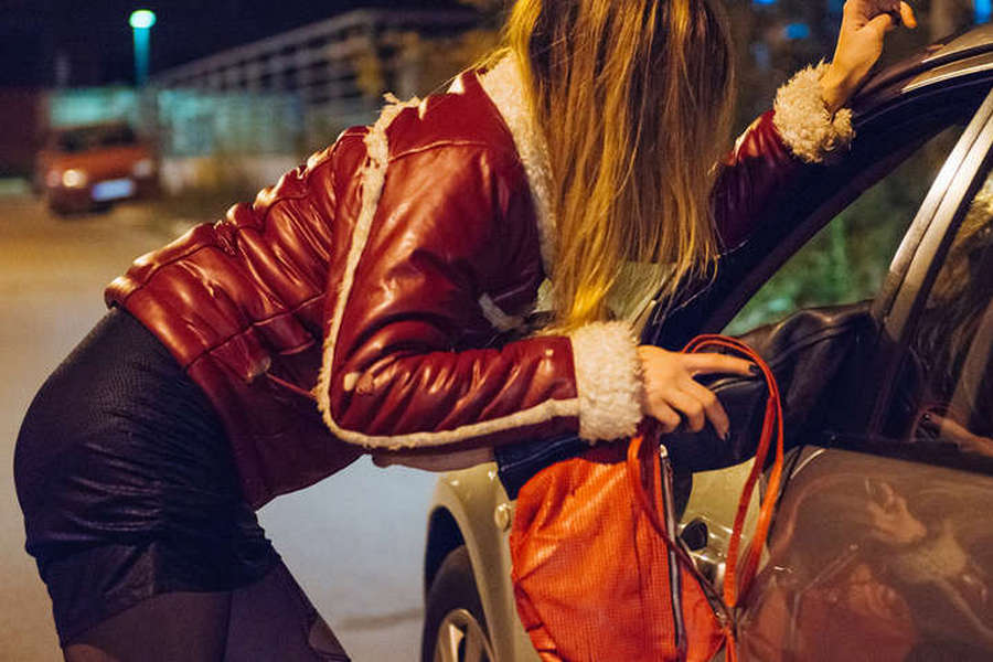 В Україні пропонують легалізувати проституцію - українці активно підписують петицію