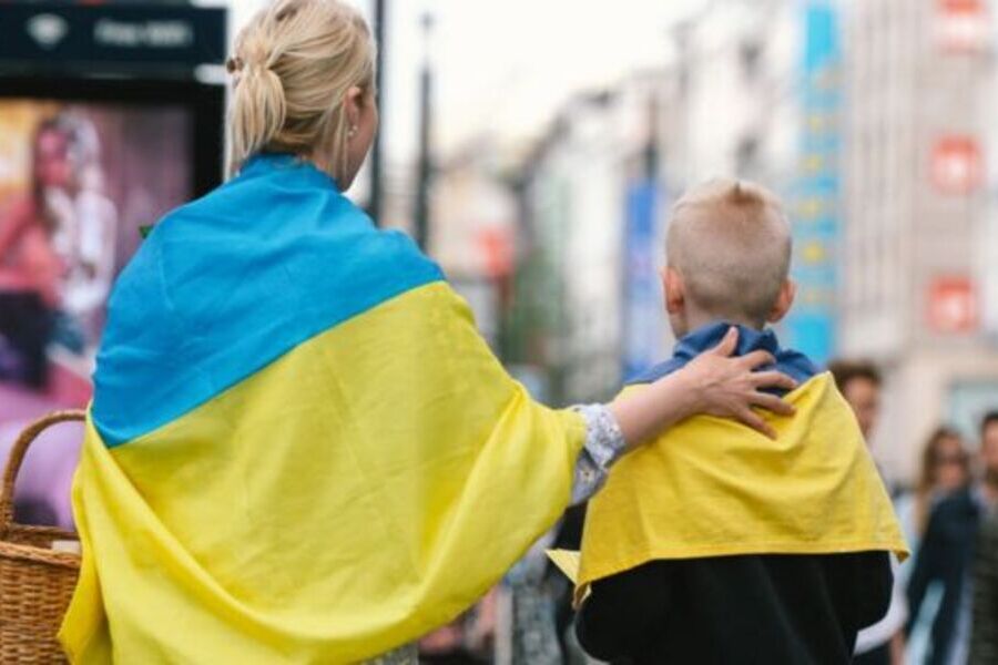 Українці, які повертаються з-за кордону, отримають 18000 гривень