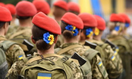 Чи повинні військовозобов’язані українки ставати на облік за кордоном з 1 жовтня
