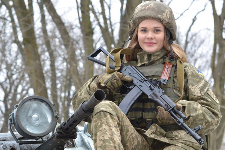 Навіщо потрібен військовий облік жінок в Україні і як жінки вже воюють в лавах ЗСУ
