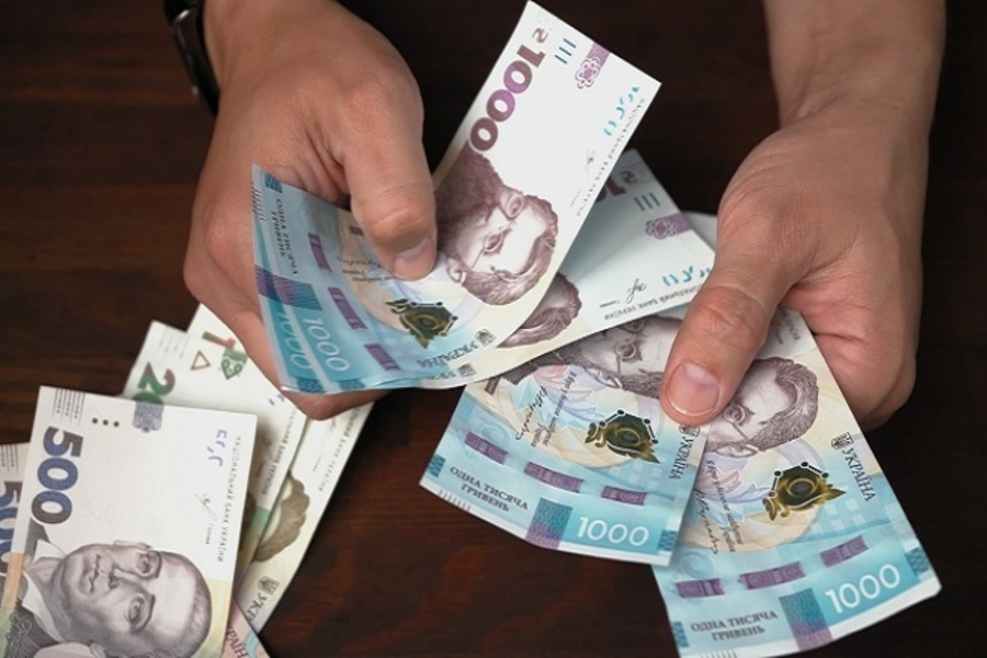 Грошові виплати українцям під час війни - що зміниться для ВПО з 1 вересня