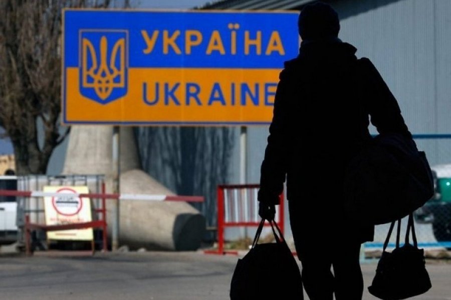 Українці повертаються додому: прикордонники розповіли, що і скільки можна ввозити в Україну