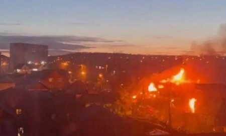 В Іркутську військовий літак впав на житловий будинок – що відомо (фото, відео)