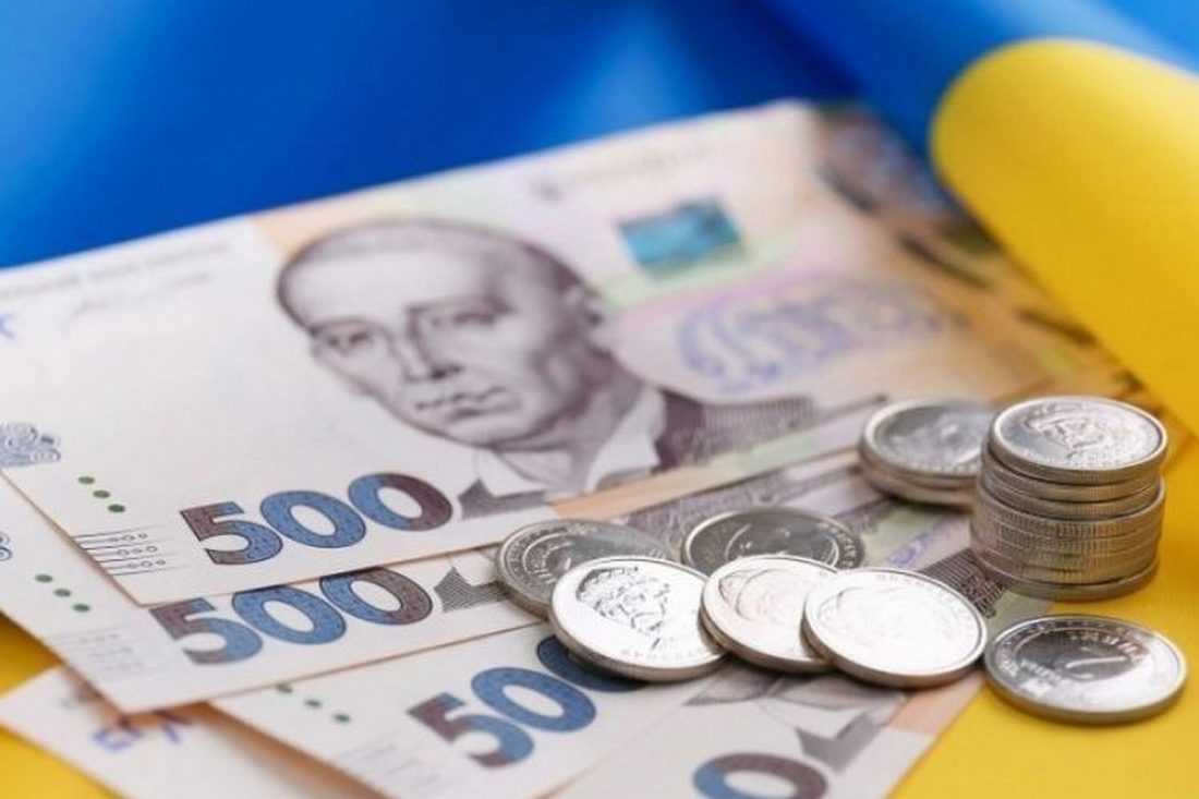 Виплати 2000 та 3000 гривень для українців скасували: хто не отримає гроші