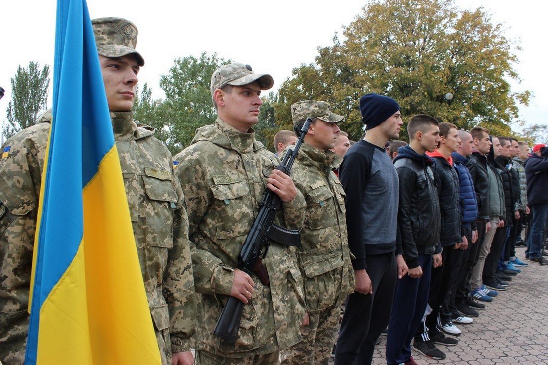 В Україні скасували призов на строкову військову службу під час війни