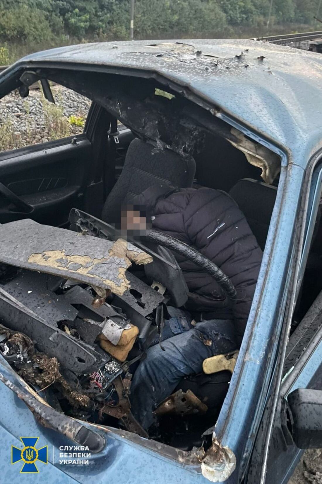 На Харківщині виявили розстріляну колону цивільних машин. Окупанти вбили 20 людей, половина з них - діти (фото)