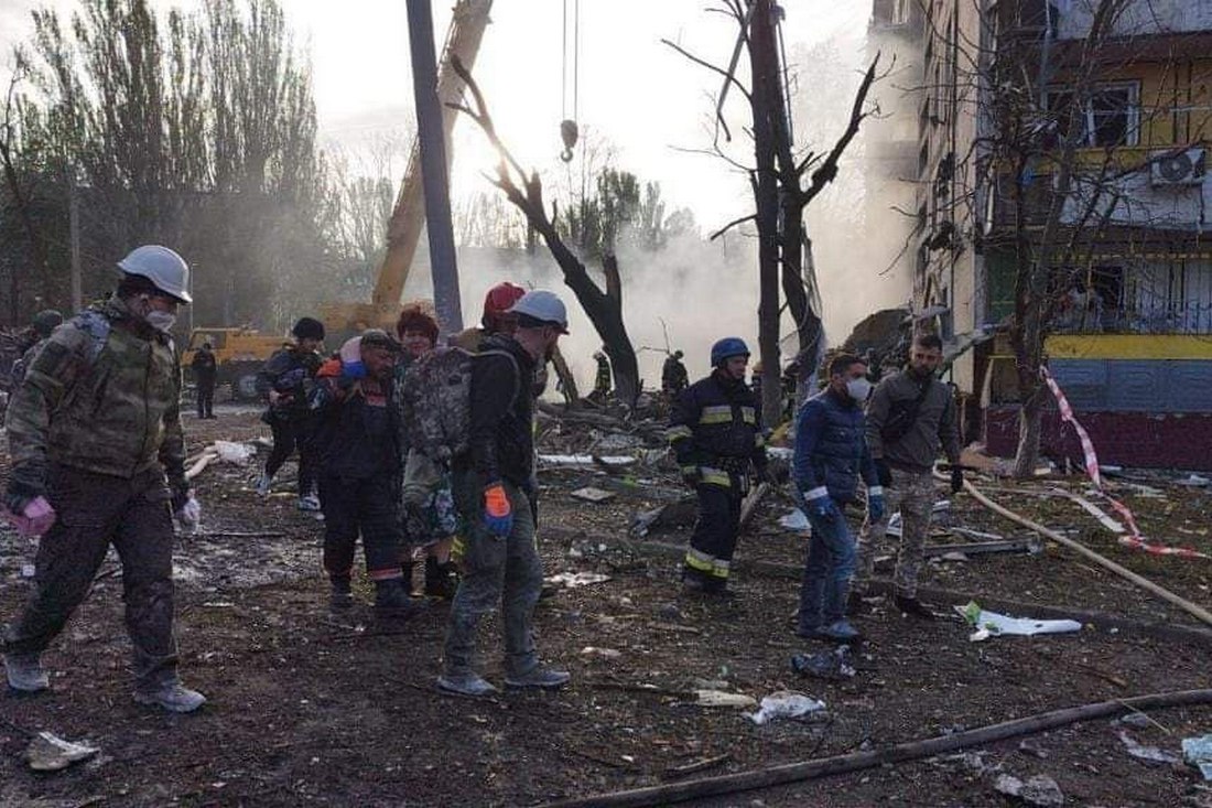 Обстріл Запоріжжя: 17 осіб загинули, 40 постраждали