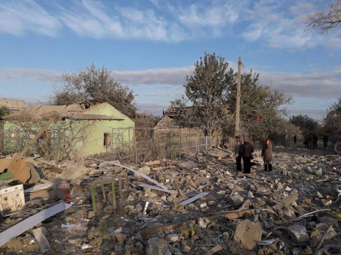 Російський ракетний удар по Запоріжжю - Зеленський показав кадри із зруйнованими будинками