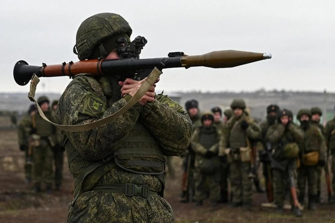 Російські війська відновлюють загороджувальні загони для боротьби з дезертирством – розвідка Британії