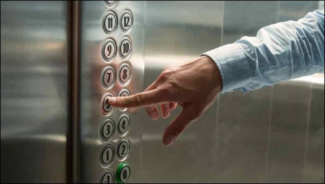 Як діяти, якщо ви застрягли у ліфті: інструкція