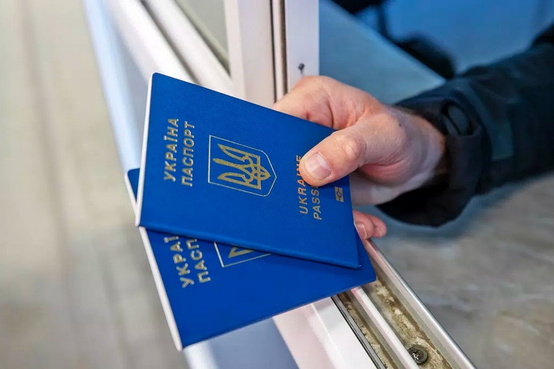 Як оформити паспорт в Україні та за кордоном під час війни - деталі
