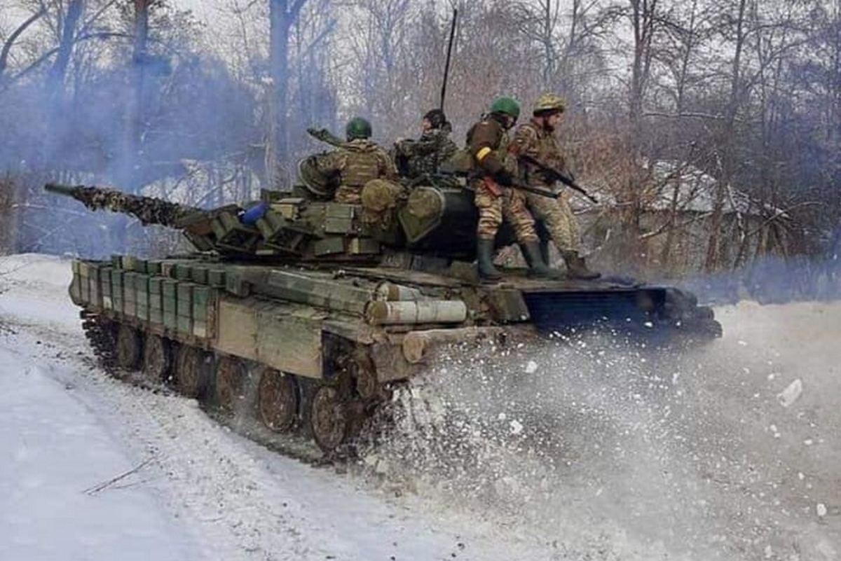 Ворог наступає на трьох напрямках, у Василівці комендантська година на тиждень - війна в Україні 25 грудня