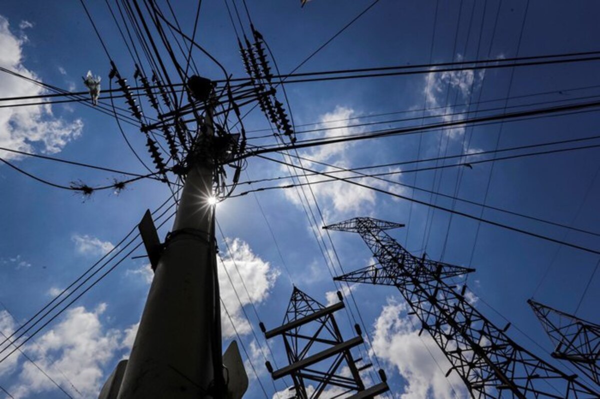 В Україні затвердили триетапне підвищення тарифів на електроенергію - кого це торкнеться