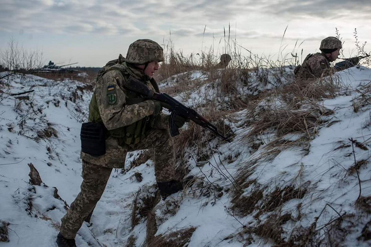 Ворог продовжує наступ на Бахмут, хоче захопити всю Донеччину – війна в Україні 14 січня