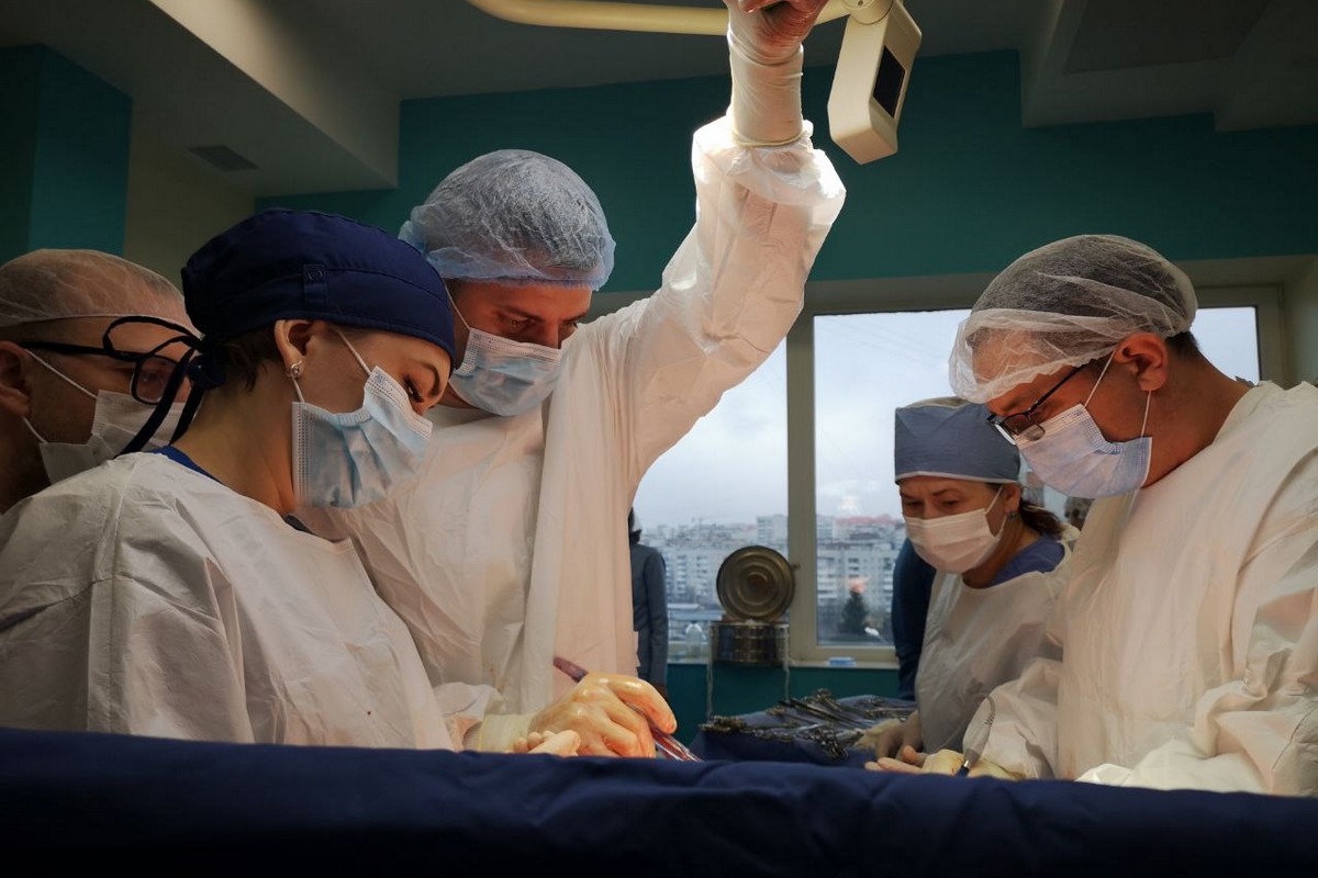 В Україні під час війни вперше самостійно пересадили легені (фото, відео)