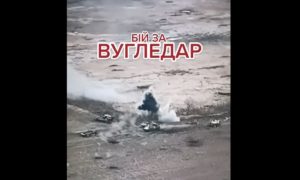 Кидали поранених і техніку: відео, як російські морпіхи тікають з поля бою під Вугледаром