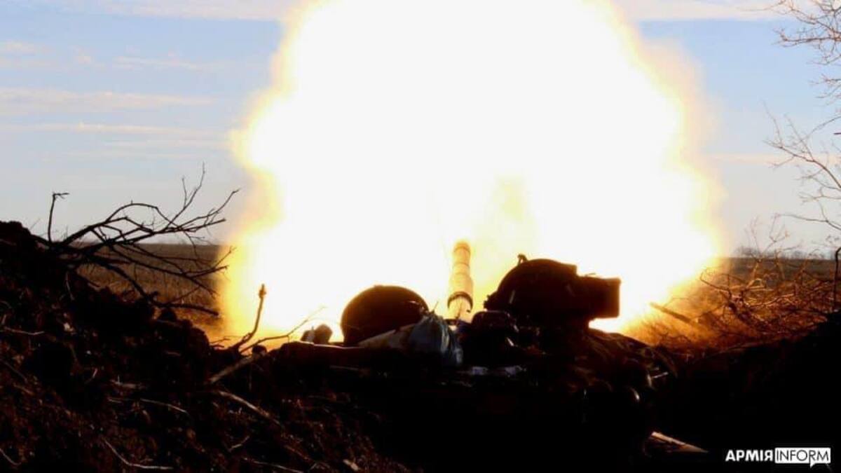 40-тонна "Ластівка" знищує ворогів під Бахмутом (фото, відео)