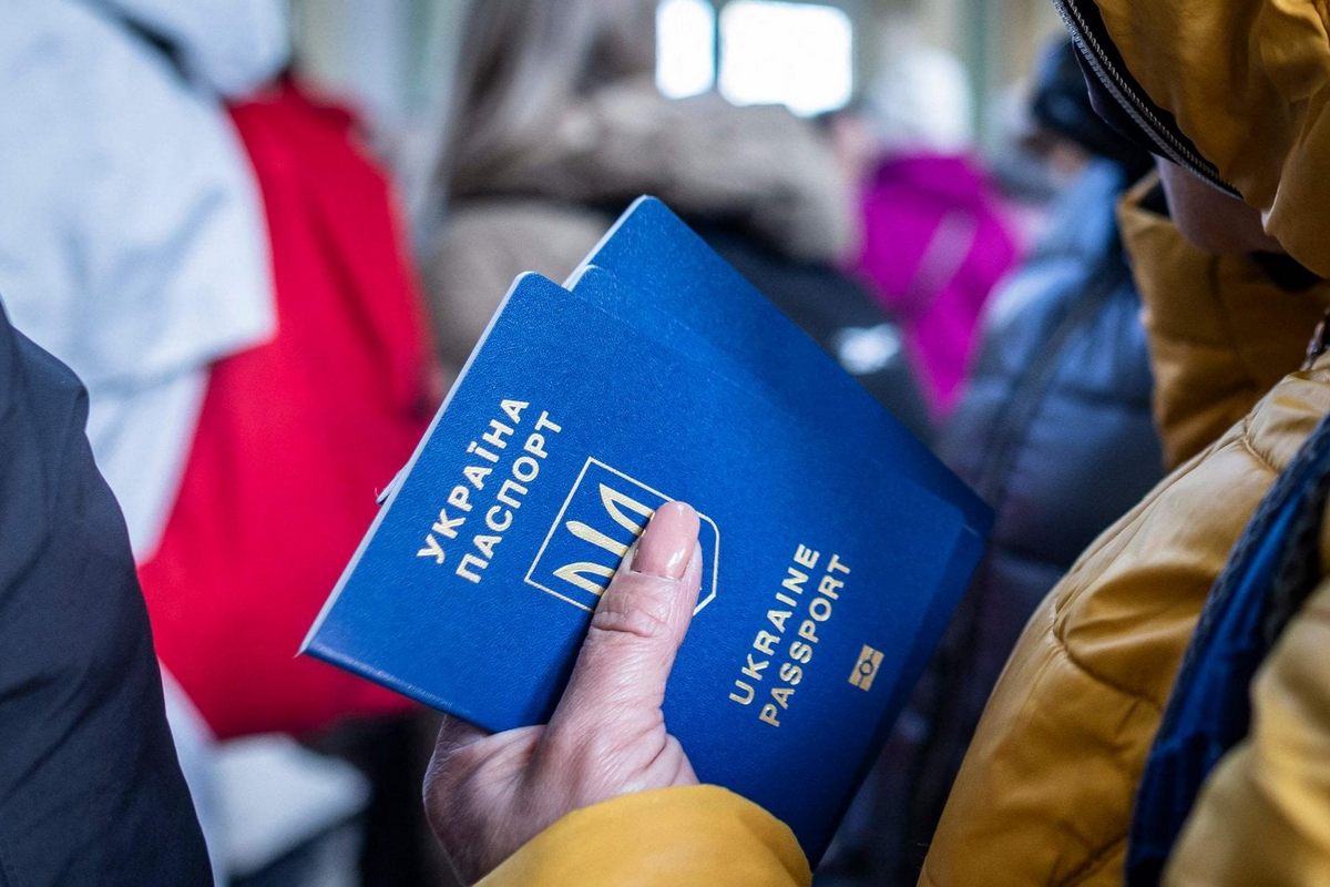 Які країни ЄС продовжили тимчасовий захист для біженців з України