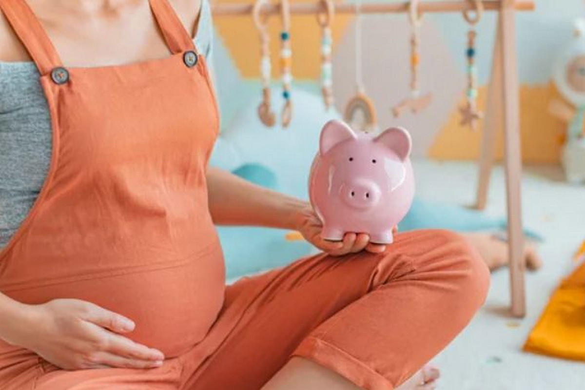 Виплати по вагітності в Україні – хто і яку суму буде отримувати