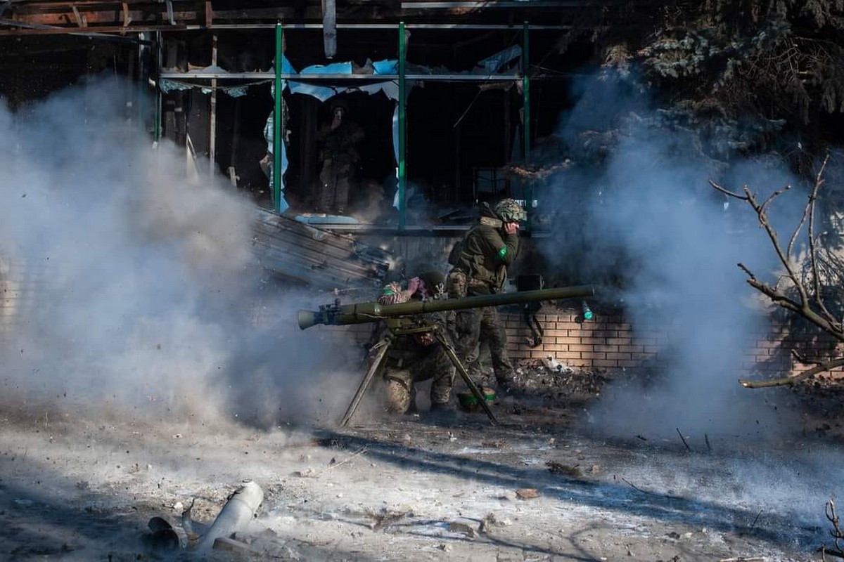 Ворог наступає на п’яти напрямках, втратив 690 солдатів і гелікоптер – війна в Україні 16 лютого