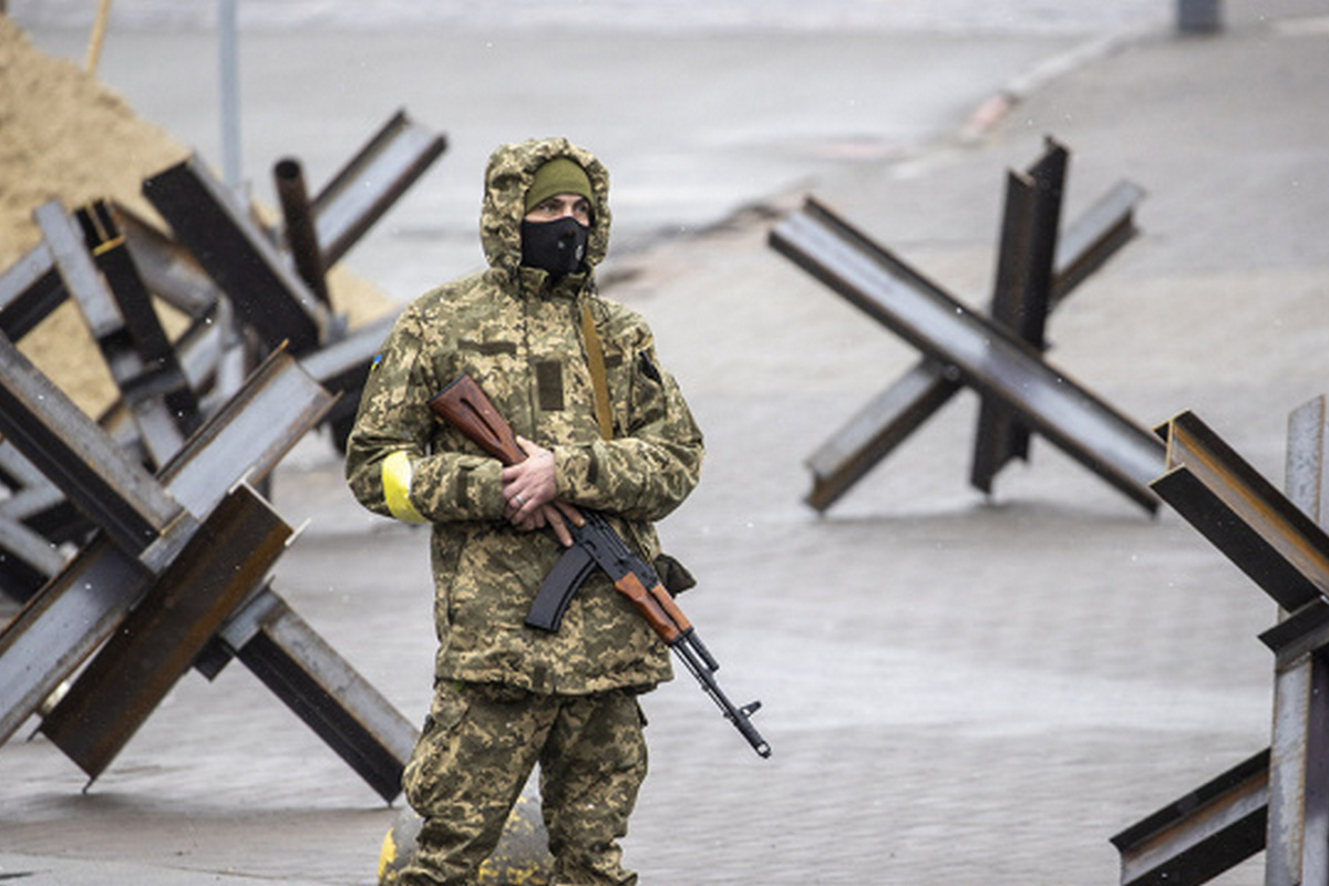 До річниці вторгнення посилюють заходи безпеки в Україні – які діятимуть обмеження 23-24 лютого