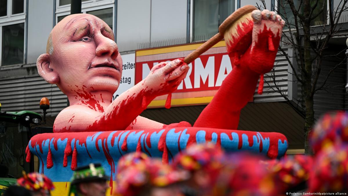 "Всюди нацисти!" - Путін на карнавалі у Німеччині (фото)